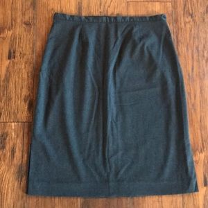 ✨Super comfy Old Navy Skirt✨